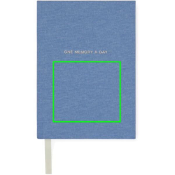 Standskizze: Druckverfahren Digital Transfer auf Position „Artikel Vorderseite unten (max. 100 x 90 mm)“ – VINGA „One Memory a Day” Journal A5 aus 83 % GRS-Recyclingpapier mit Logo-Veredelung