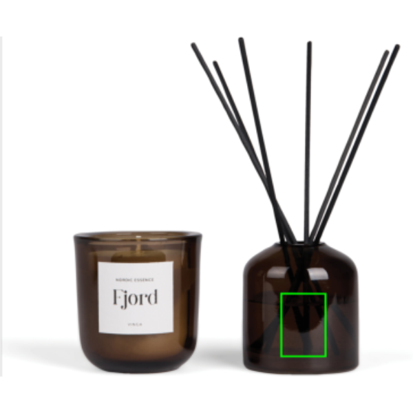 Standskizze: Druckverfahren Tampondruck auf Position „Artikel Vorderseite (max. 25 x 35 mm)“ – VINGA Nordic Essence Ambiente-Set – Sojawachs-Kerze und Diffusor im Glas, mit Tampondruck